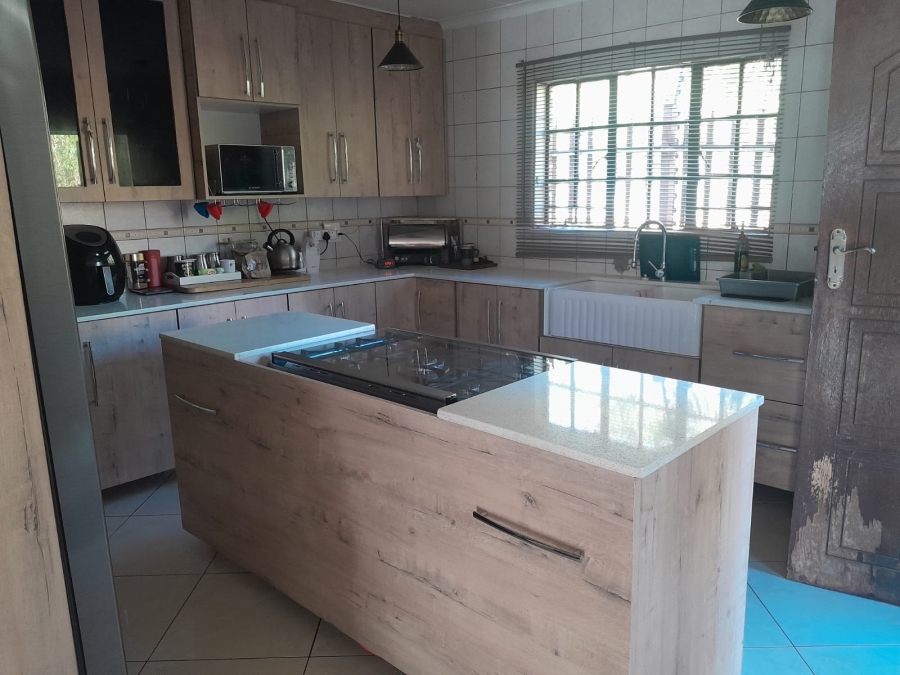 3 Bedroom Property for Sale in Safari Gardens North West